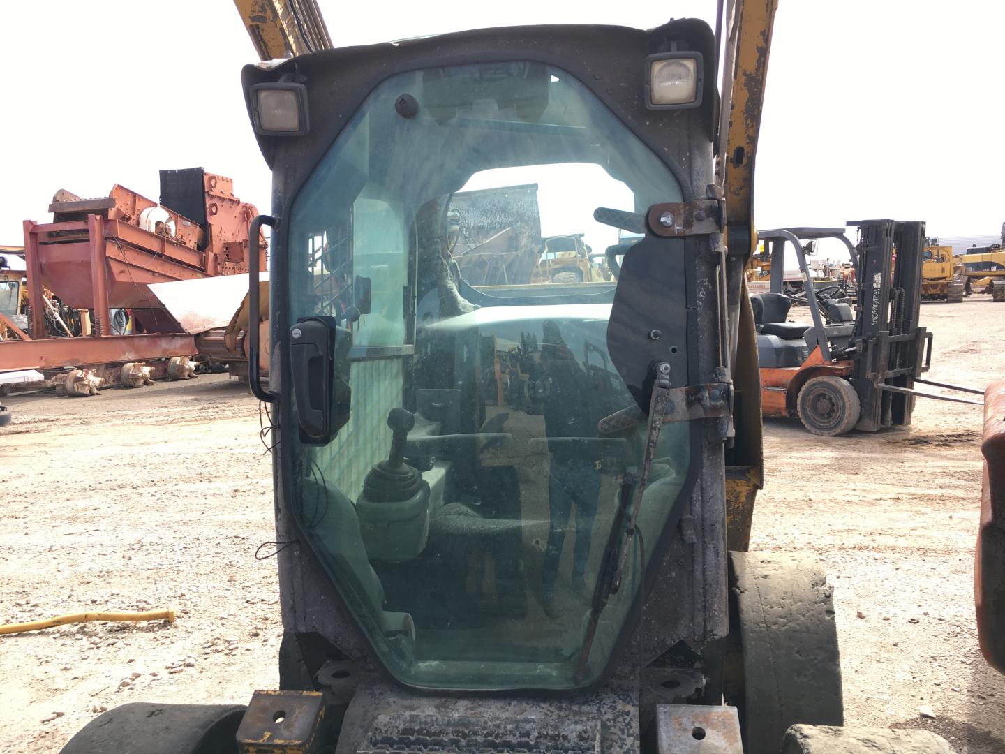 ./imagenes/INVOICE/2019/15849/MINICARGADOR  CAT 246C (24).JPG